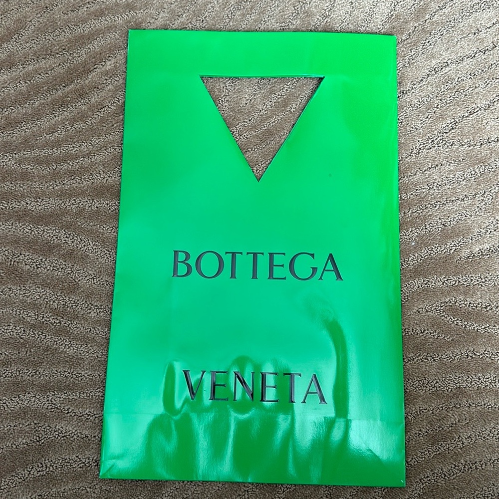 Bottega Veneta Green Glossy Never been used shopping bag, Gift Bag, Storage Bag